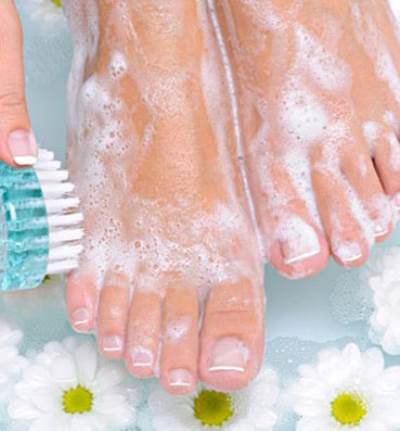  كيف تعتنين بأصابع قدميك؟