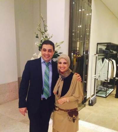 صور أول ظهور لحنان ترك بعد الإعتزال تتفتح محل للأزياء الرجالية