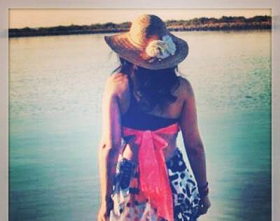 صور درة التونسية كالحورية على شاطئ البحر