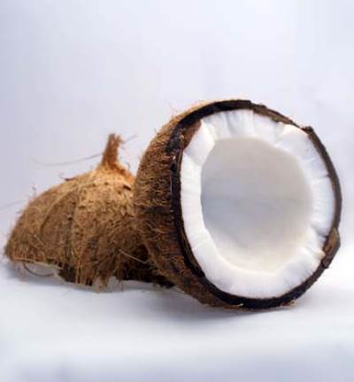 جوز الهند .. ما هي حقيقة الادعاءات حول فوائده الصحية؟