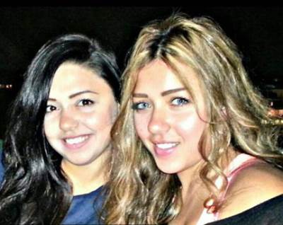 صورة سارة سلامة وشقيقتها