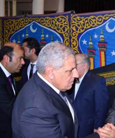 بالصور .. محلب وسياسين وفنانين واعلاميين يشاركون فى عزاء "مصطفى حسين"