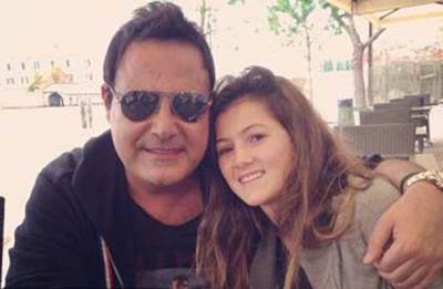 صور عاصي الحلاني برفقة عائلته من فينيسيا