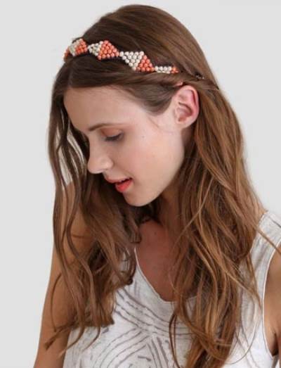 بالصور .. إكسسوارات بلون المرجان