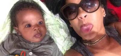 شاهد ريهانا تُعلّم قريبتها الطفلة أصول التقاط الـ"selfie"