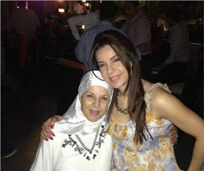 صورة فريال يوسف ووالدتها .. هل تشبهها؟