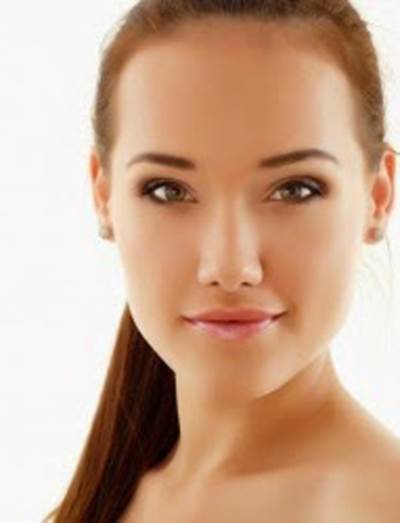 التقشير .. الحل السحرى للحصول على شفاة متوردة