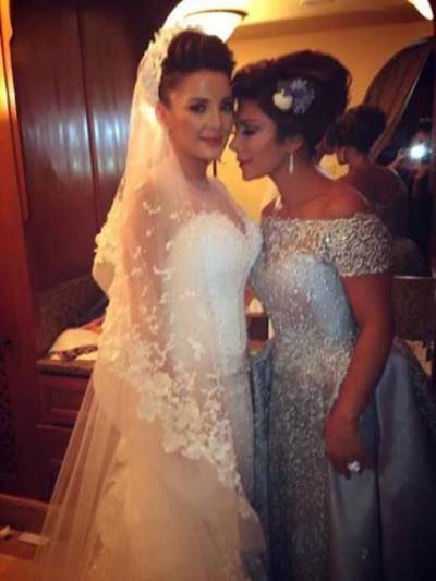 بالفيديو .. أصالة تغني لابنتها "شام" في حفل زفافها