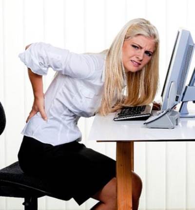 تخلّصوا من مخاطر الجلوس طويلاً على المكتب