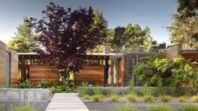 بالصور .. منزل مزرعة بروس ويليس الأسبانية في كاليفورنيا