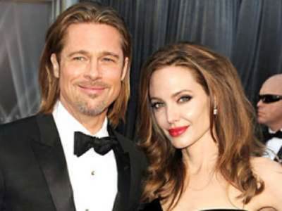 بالصور .. أنجلينا جولي وبراد بيت في مرحلة الطفولة