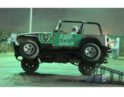 بالصور .. شاهد استعراضات سيارات ودرّاجات الحرس الملكي السعودى