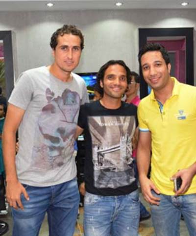  بالصور .. نجوم الفن والرياضة يحضرون افتتاح مركز تجميل دروجبا