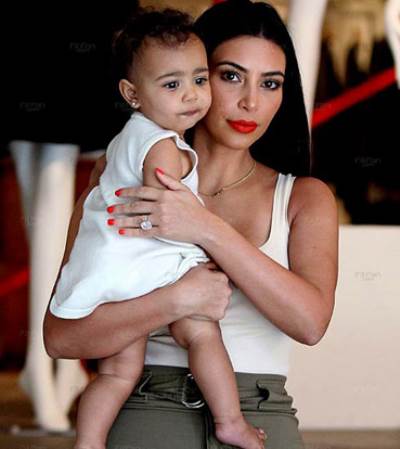  كيم كارداشيان تستبدل خاتم خطوبتها الألماس باسم طفلتها