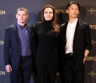 أنجلينا جولي تنثر جمالها في برلين