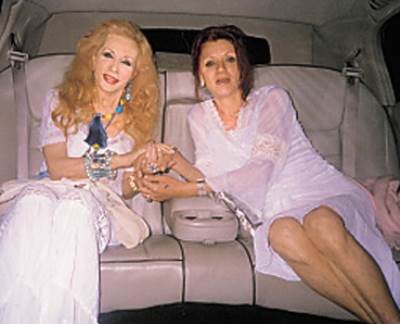 هويدا ابنة صباح تتغيب عن حضور جنازتها .. فما الذي منعها