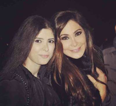 شاهد إليسا مع زوجة أخيها .. من الأجمل؟