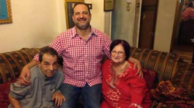 خالد الصاوي يعلن عن وفاة والده .. ويرثيه بصورة