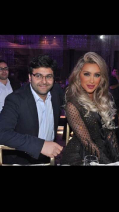 مايا دياب تتحدى نفسها بإطلالة أكثر جرأة وشفافية في حفل زفاف