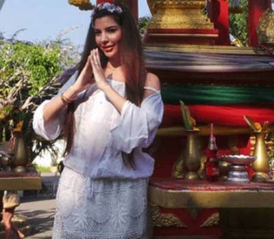 بالصور .. ماذا فعلت لاميتا فرنجية بهذا النمر المتوحش ؟