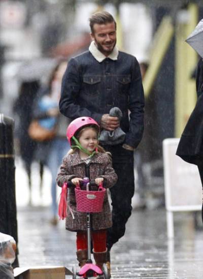 إبنة ديفيد بيكهام الجميلة تلفت الانظار في لندن