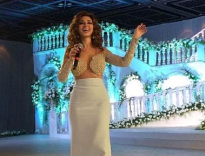 ميريام فارس بإطلالة جذابة بعد خروجها من المستشفى