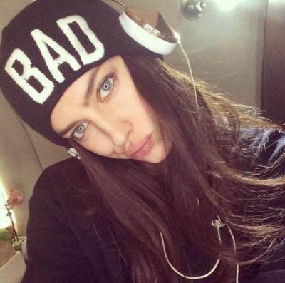   بعد انفصالها عن رونالدو .. إيرينا شايك ترتدي الأسود وتظهر بدون ماكياج