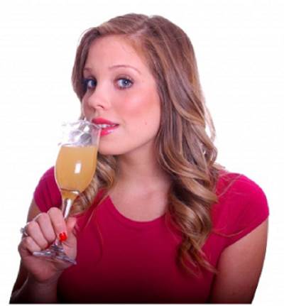 تخلصي من تساقط الشعر مع هذا المشروب السحري