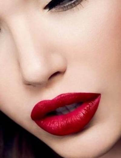  لماذا أحمر الشفاه الغير لامع هو الأفضل؟