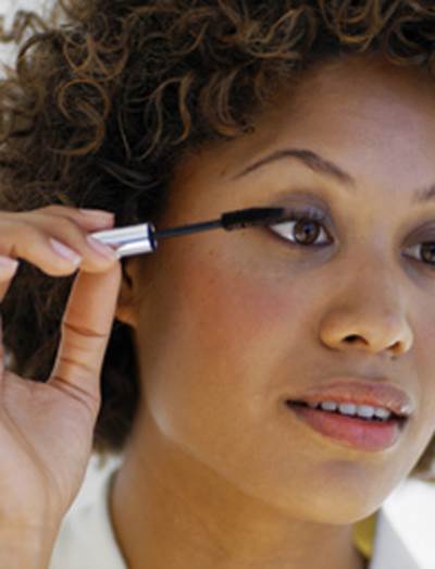  كيف تضعين ماكياج متألق في 5 دقائق فقط ؟!