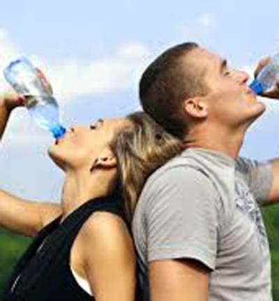  الإفراط في شرب الماء قد يسبب مشاكل صحية