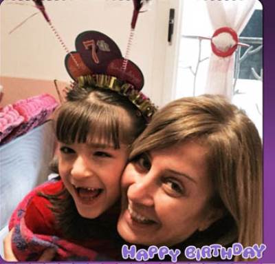 شقيقة نيكول سابا تحتفل بعيد ميلاد ابنتها بدون ماكياج