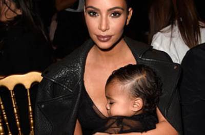 كيم كارديشيان وأبنتها وشقيقتها يتعرضن لحادث سيارة .. تعرف على التفاصيل