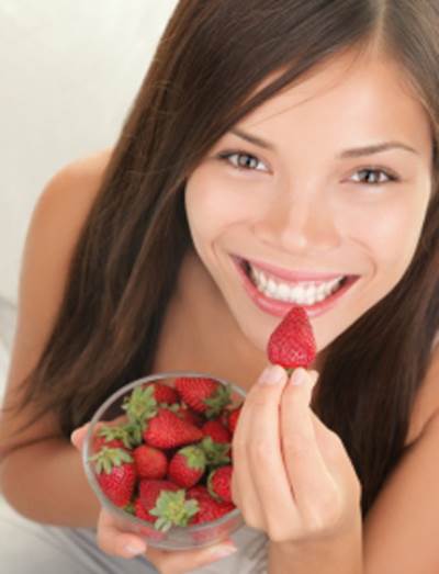 للفراولة فوائد جمالية لا تحرمي بشرتك منها