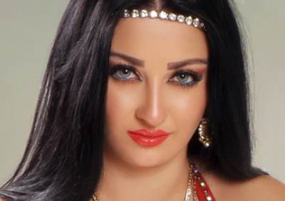 صافيناز تدفع 3.5 مليون جنيه مقابل بقائها في مصر