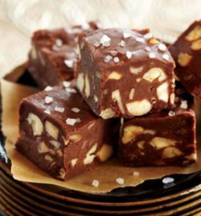 طريقة عمل حلوى الشوكولاته بالبندق