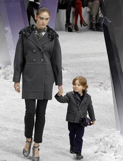 أخيرًا .. كارل لاجرفيلد توجه للصغار