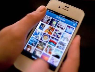 بطارية ألومنيوم للهواتف الذكية يعاد شحنها في دقيقة واحدة