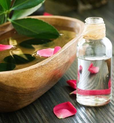 المياه الغازية .. الحل السحري لتنعيم وجمال شعرك