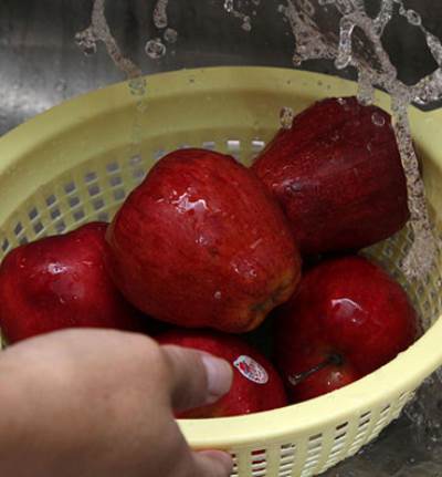 تعلمي طريقة تخزين التفاح مجففاً