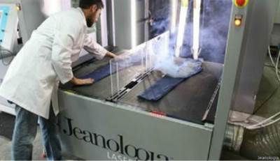 كيف بدأت وتطورت صناعة الجينز؟