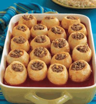 بطاطس محشية مع صلصة الطماطم