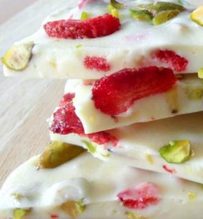 الشوكولا البيضاء بالفراولة