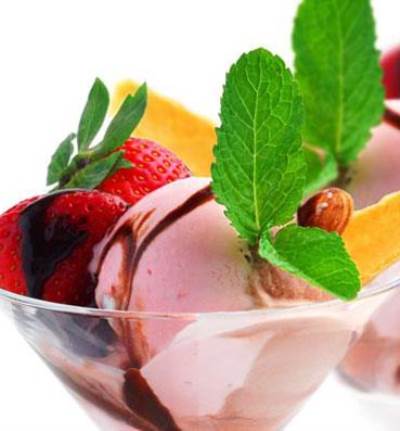  عمل كاسات القشدة وجيلي الفراولة