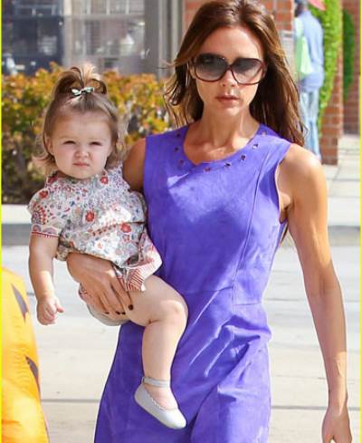 ملابس هاربر إبنة فيكتوريا بيكهام تباع في المزاد