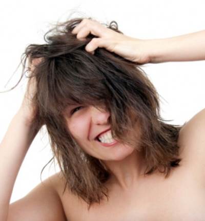 أهم النصائح اتبعيها لتتخلصي من جفاف فروة الرأس