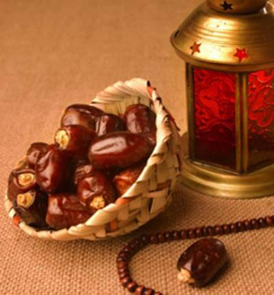 لتفادى زيادة الوزن فى رمضان ابدأ بالتمر والمياه وقسم وجباتك بين الإفطار والسحور