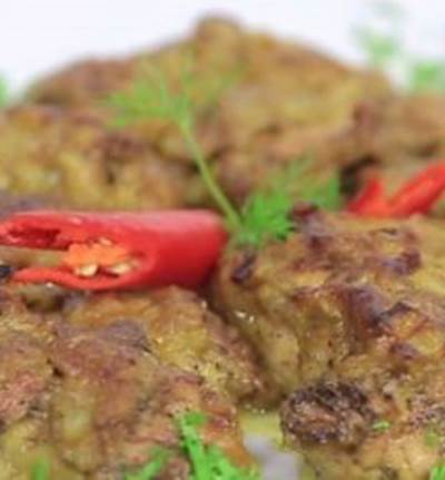 صدور الدجاج المحمرة بالكاري