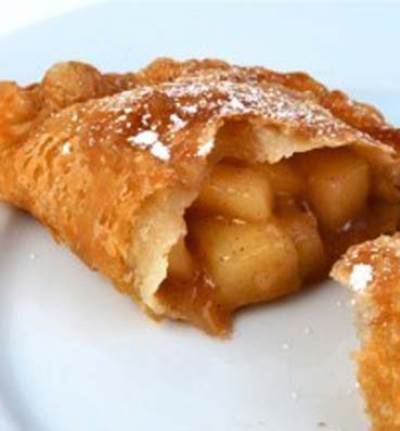 طريقة عمل قطايف بالتفاح والزبيب