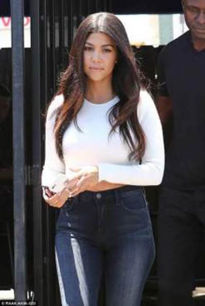 بعد خيانة حبيبها .. كورتني كارداشيان تطل للمرة الأولى